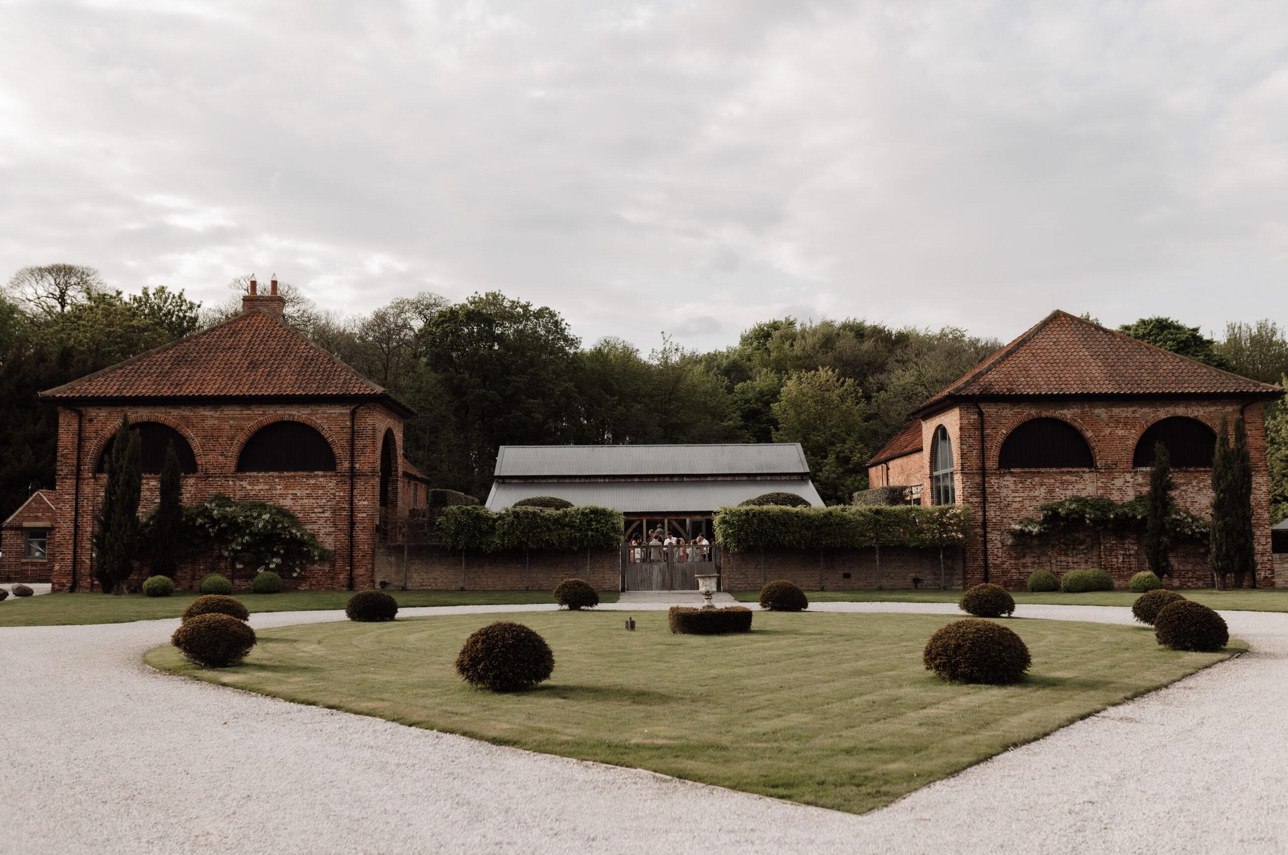 5 reasons why you should have your wedding at Hazel Gap Barn from a photographer’s perspective