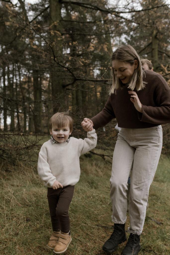 Christmas Family Photoshoot in the Peak District, Peak District, photo 2 by Alexandria French Photography