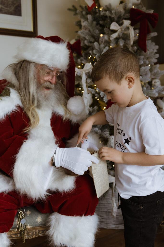 A Very Magical Christmas, Yorkshire and Derbyshire, photo 10 by Alexandria French Photography